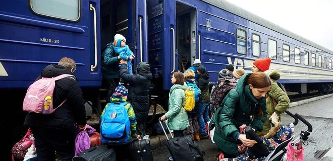 «Укрзализныця» добавила еще три эвакуационных рейса