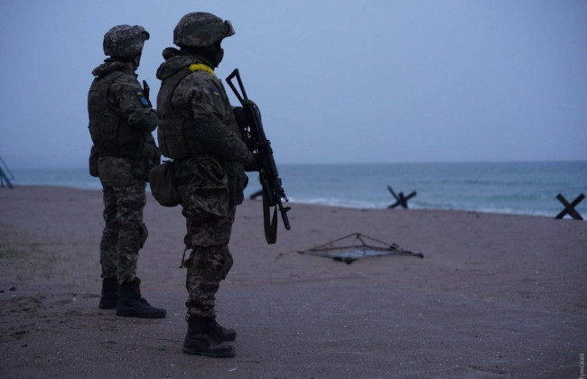 Власти Одессы и области призывают людей не передвигаться по территории побережья