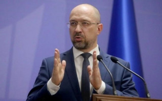 Шмигаль — підприємствам: збирайте своїх працівників та відновлюйте виробництво