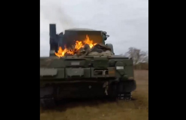 Под Броварами идут ожесточенные бои: показали подбитую технику врага, видео