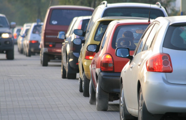 Как безопасно передвигаться на автомобиле при массовой эвакуации