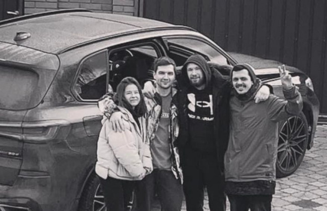 В Буче расстреляли волонтеров, которые везли еду для животных