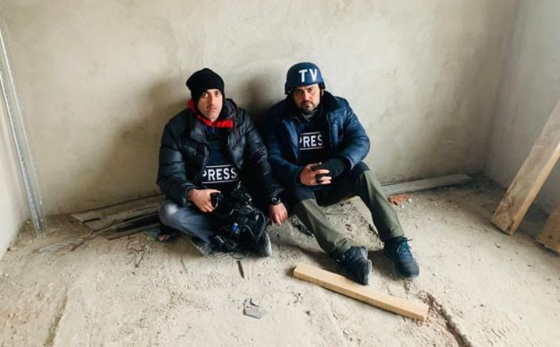 Иностранный журналист просит помочь эвакуировать его съемочную группу из Ирпеня