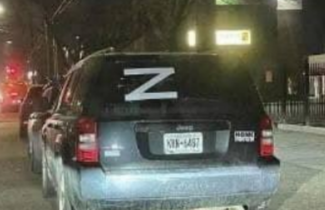 В Нью-Йорке россиянин наклеил на авто букву Z: машина «внезапно» поломалась, фото