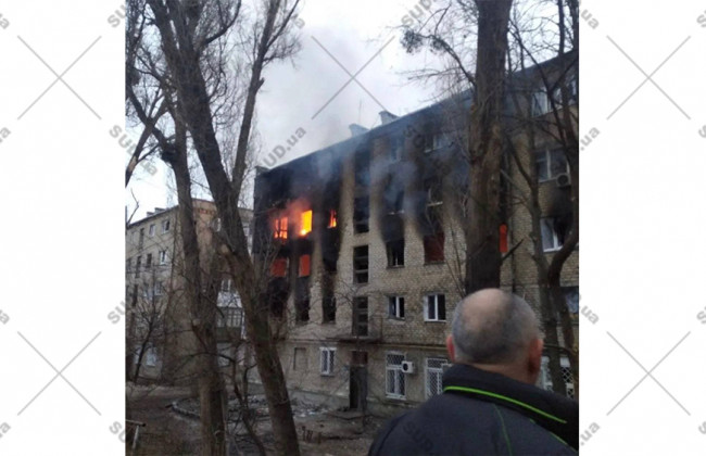 Здание Изюмского горрайонного суда Харьковской области сгорело, ФОТО