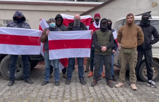 Білоруські добровольці вирушають воювати за Україну: відео