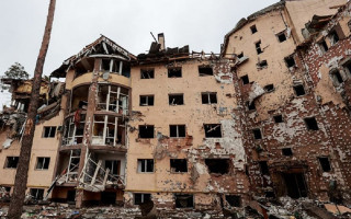 «Трупы в подвалах и на улицах, оккупанты не позволяют забирать тела»: рассказали о катастрофической ситуации в Ирпене