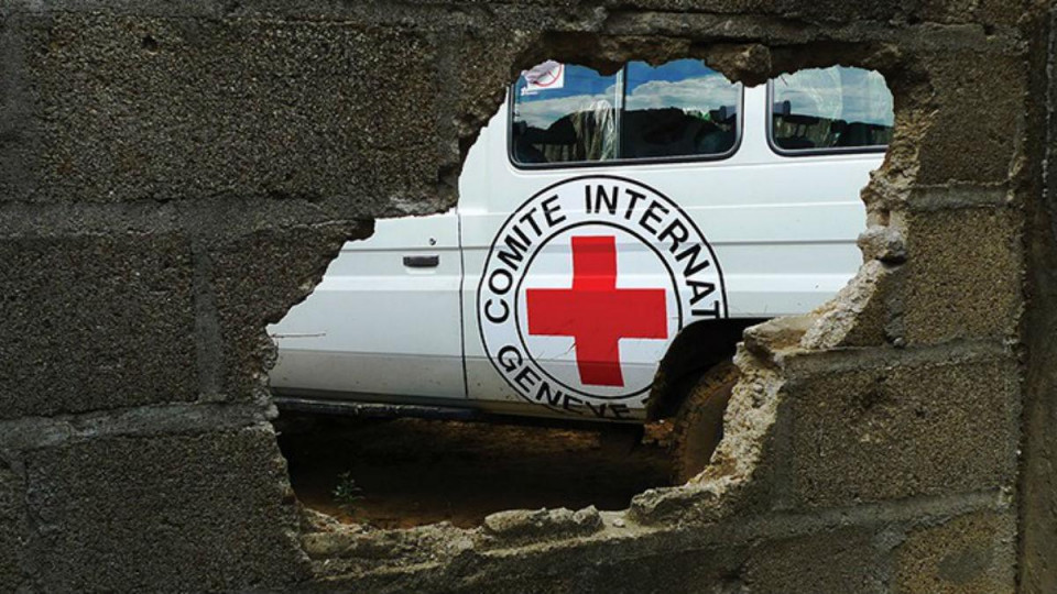 Зеленский: Красный Крест запрещает нам использовать эмблему на наших машинах, ВИДЕО