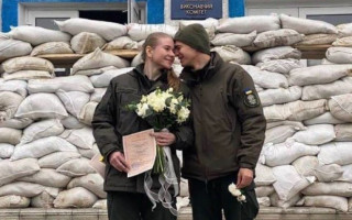 В Украине разрешили регистрировать браки с военными без их присутствия