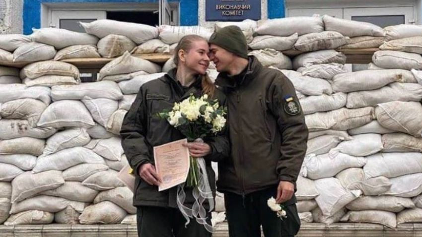 В Украине разрешили регистрировать браки с военными без их присутствия