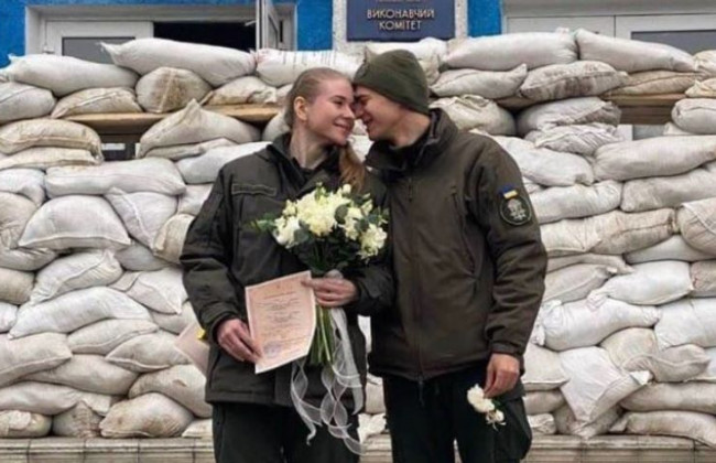 В Украине разрешили регистрировать браки с военными без их присутствия
