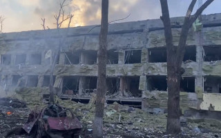 Обстрел роддома и детской больницы в Мариуполе: известно о пострадавших