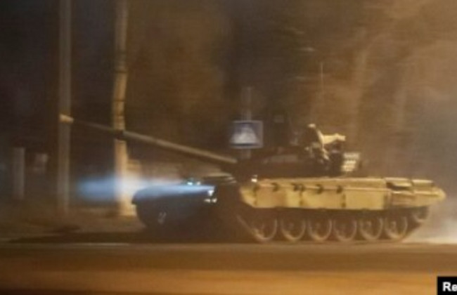 Прячутся за мирными людьми: военные РФ ставят свою технику во дворах местных жителей