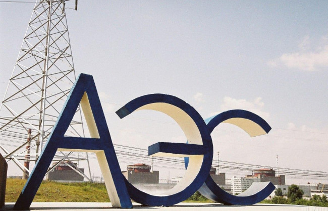 Люди в заложниках: что происходит на захваченных Запорожской и Чернобыльской АЭС