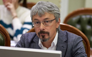 Кабмін пропонує запровадити безстрокові санкції проти російських телеканалів та їхніх керівників