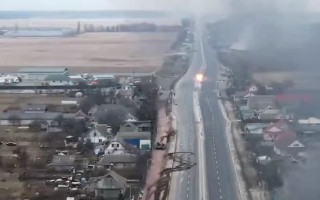 «Байрактар» разбил колону оккупантов на окраине Киева, видео