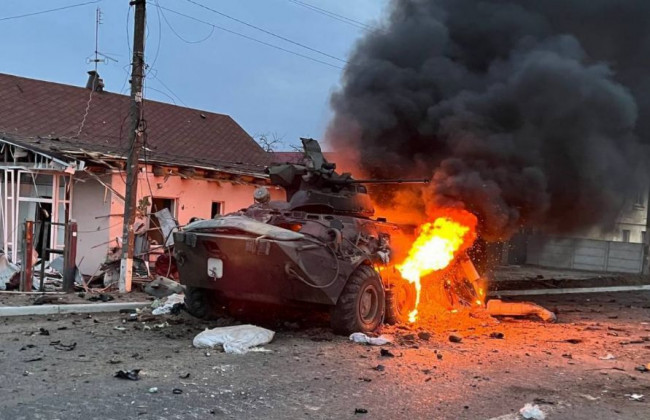 Горящие БТРы и подбитые танки: под Киевом ВСУ и «Азов» дали жару противнику, видео