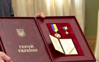 Президент присвоїв звання Героя України ще 14 військовим