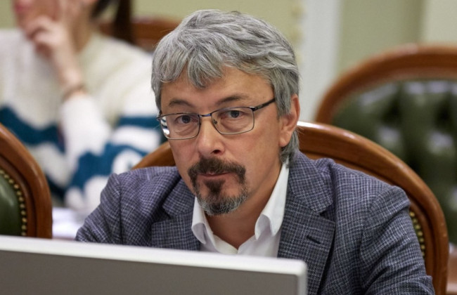 Кабмін пропонує запровадити безстрокові санкції проти російських телеканалів та їхніх керівників