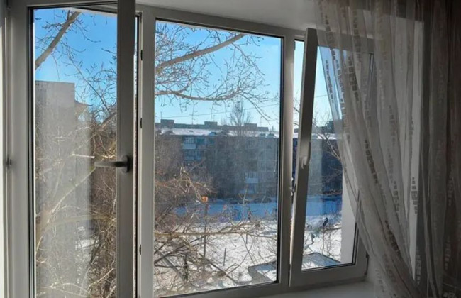 Как уберечь окна в квартире во время ударной волны: полезные советы