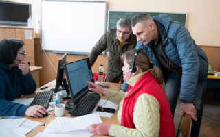 Як працює гуманітарний штаб у Києві: відео