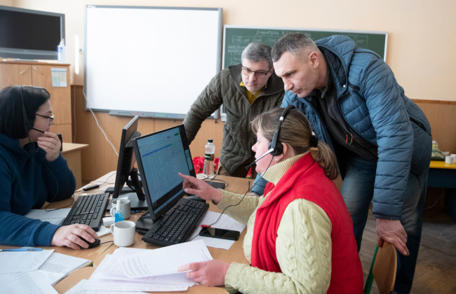 Як працює гуманітарний штаб у Києві: відео