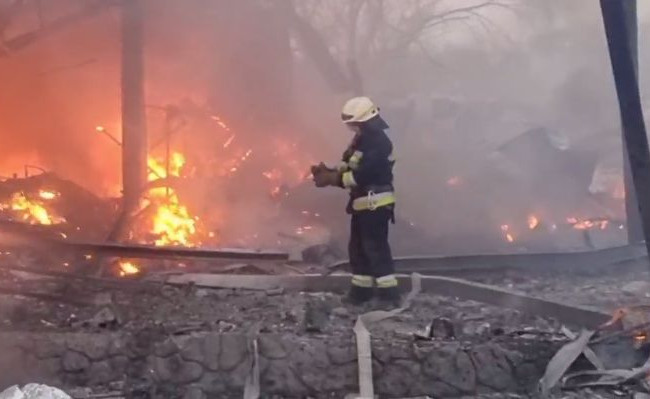 По Днепру нанесен авиаудар: опубликовали видео