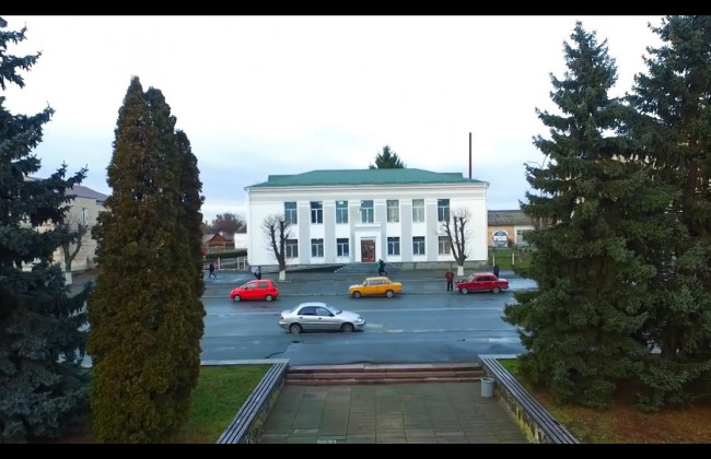 Наслідки війни: вибухова хвиля значно пошкодила будівлю Малинського районного суду