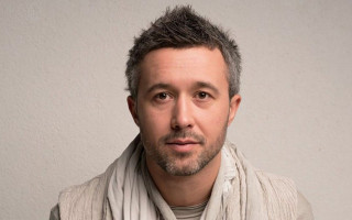 «Я — солдат свободной и великой страны»: Сергей Бабкин перепел свой хит, видео