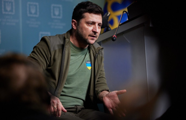 Зеленский: «Если будут десятки тысяч военных, и они все придут с сотнями или тысячами танков, они зайдут в Киев. Мы это понимаем», ВИДЕО