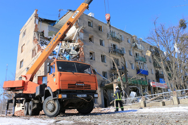 В Харькове из-за попадания ракеты обвалился дом