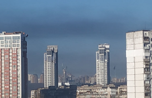 Левый берег Киева затянуло гарью: что происходит