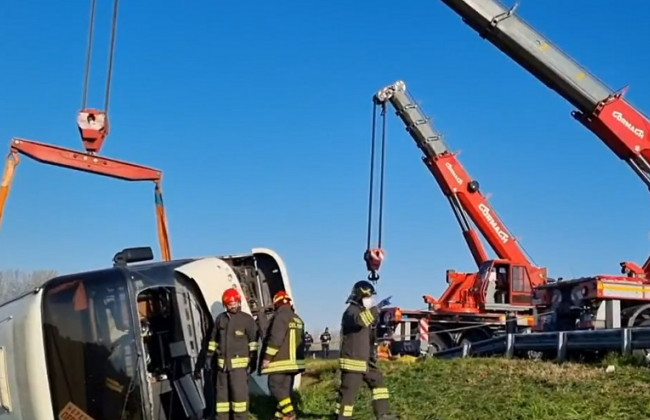 В Италии перевернулся автобус, который перевозил украинских беженцев: есть жертва