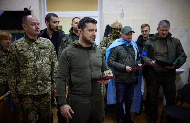 Зеленський відвідав поранених захисників України: відео