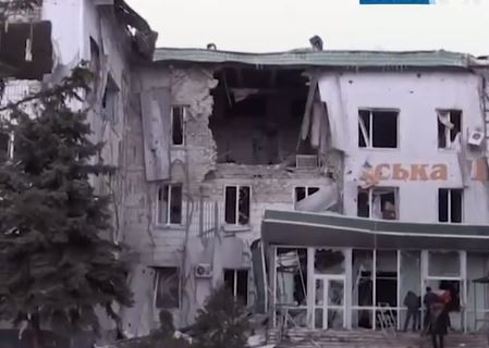 Город практически разрушен: показали видео из обстрелянной Волновахи