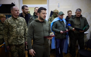 Зеленський відвідав поранених захисників України: відео