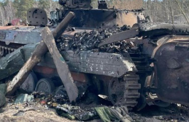 В Мариуполе «Азов» уничтожил колонну танков оккупантов