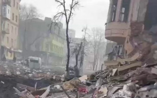 Нанесен удар по центру Харькова: разрушен дом, видео