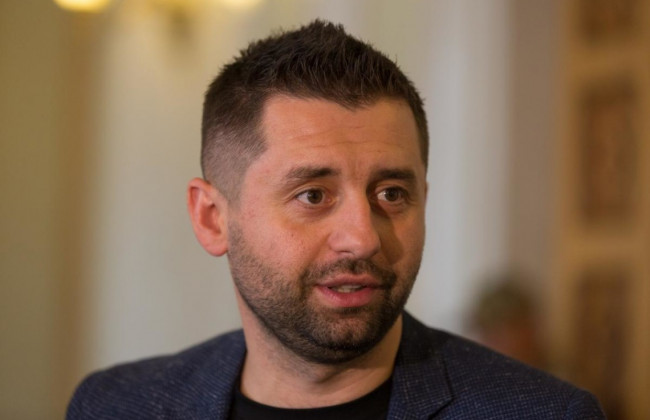 Арахамия сообщил, что переговоры Украины и России пройдут в формате видеосвязи