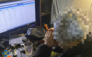 Обеспечивал оккупантам мобильную связь в Украине: СБУ разоблачила хакера