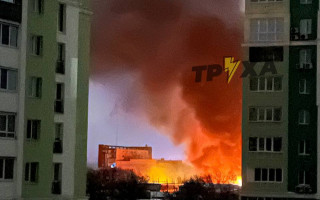 В Харькове после обстрела вспыхнул пожар, видео
