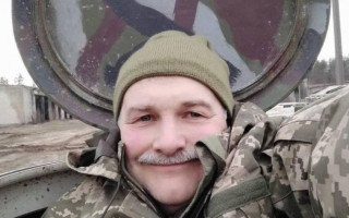 Работник «Укрпочты», который сбил вражеский самолет над Черниговом, получил награду