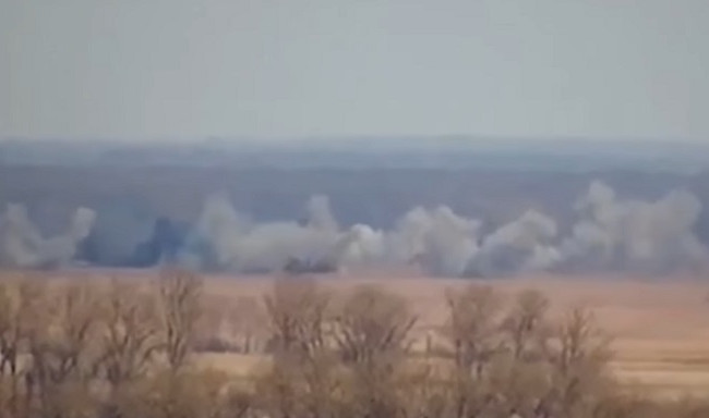 На Київщині ЗСУ розгромили чергову колону ворожої техніки: відео