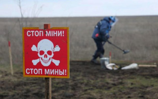 Окупанти мінують українські сільгоспземлі, — радник глави МВС