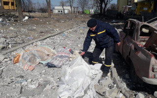 В Чернигове из-под завалов общежития достали 5 погибших