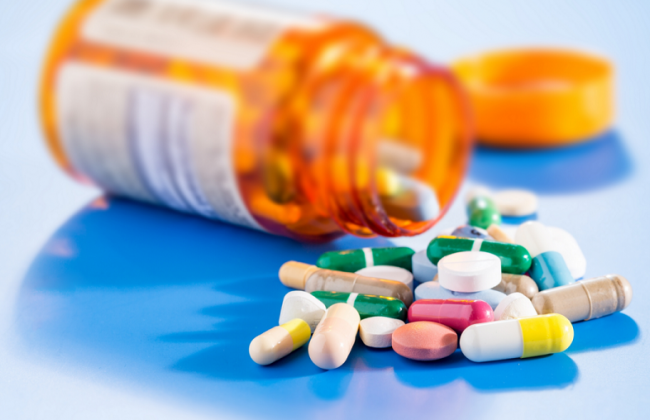 Кабмін на час воєнного стану звільнив від ПДВ ліки проти COVID-19