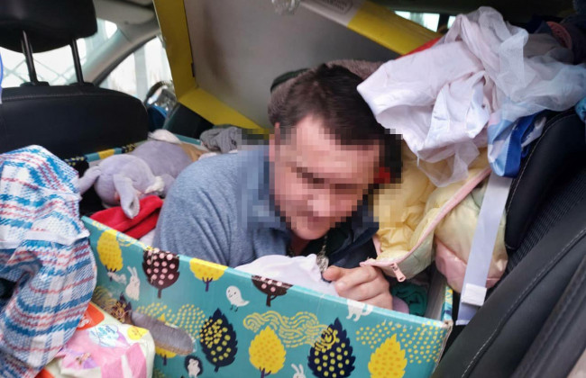 Украинец пытался уехать за границу в бейби-боксе