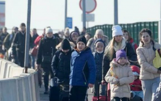 Наплыв украинцев станет серьезнейшим испытанием для Европы, — Макрон