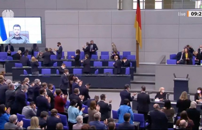Владимир Зеленский - немецкому Бундестагу: «Вы – будто снова за стеной. Да, не за Берлинской. Но среди Европы», ВИДЕО