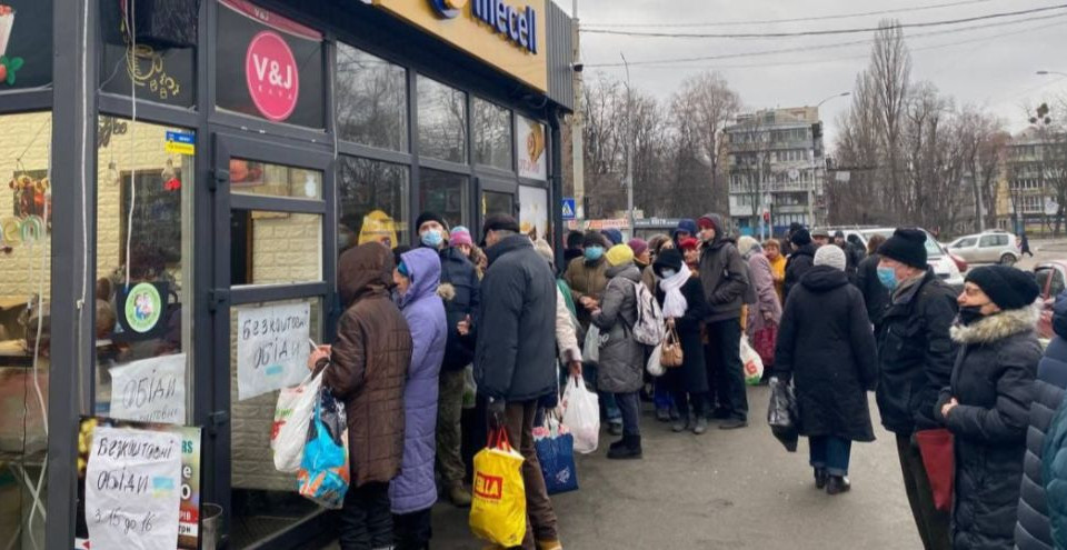 У Києві створили хаб із гарячими обідами та ліками